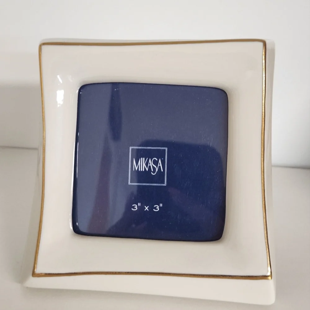 Mikasa Fine Porcelain Classic Collection FK021 Frame Duo